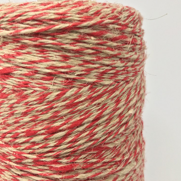 Leinenzwirn 6fach gezwirnt. Farbe: 2 x rot, 4 x natur